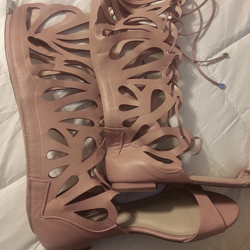 Ladies lace-up sandals